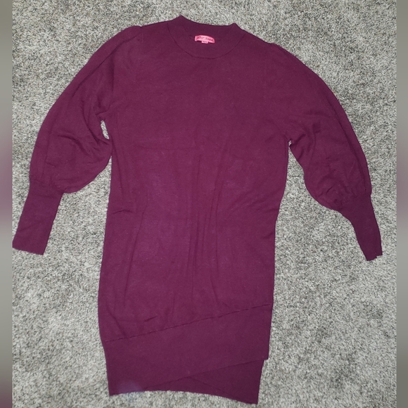 Betsey Johnson| NWOT| Crew Neck Sweater with Voluminous Sleeves - Picture 2 of 9